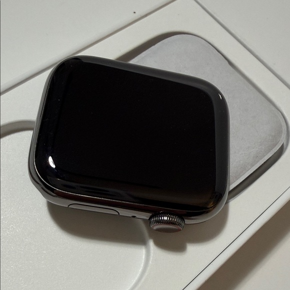 Apple Watch Stainless Steel Series 8 45mm w/ Black Band S/M - Picture 6 of 12